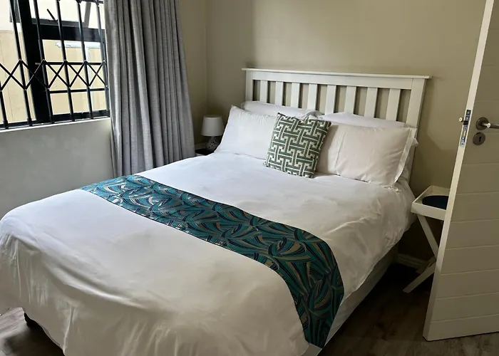 Modern Tranquil Stay