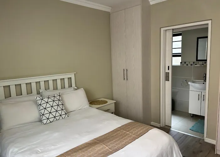 Modern Tranquil Stay